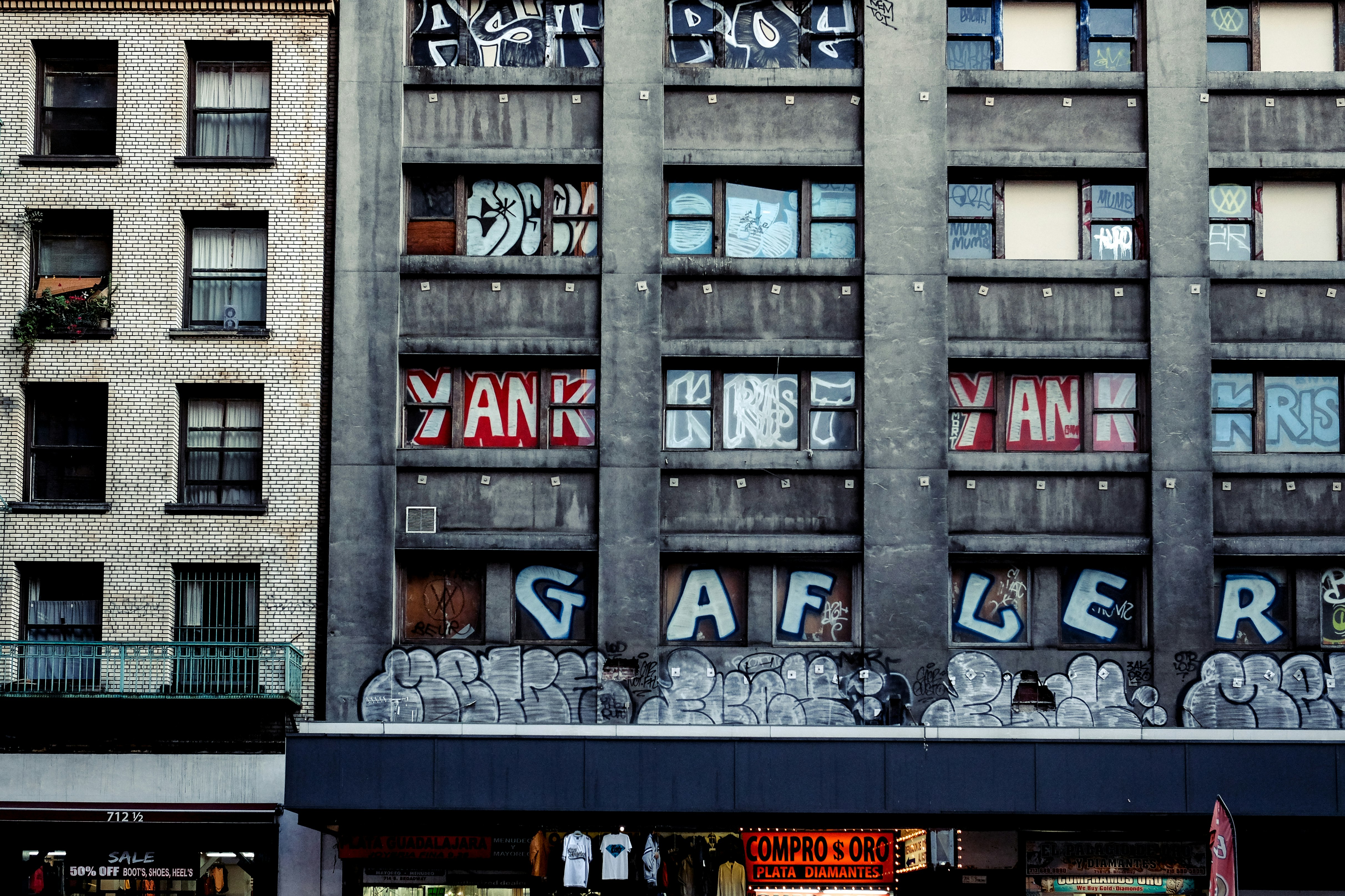 close shot of gray concrete building